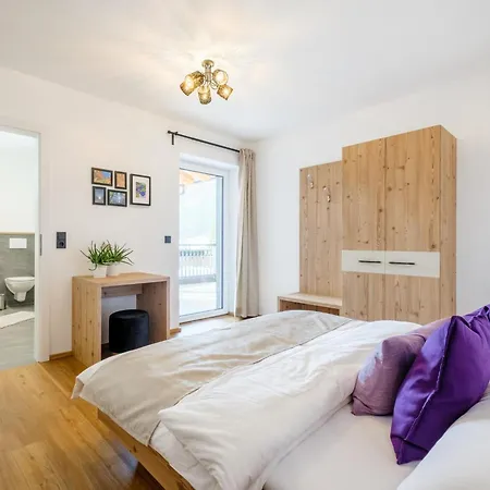 Rossbrand Und Tauern-blick Untertauern