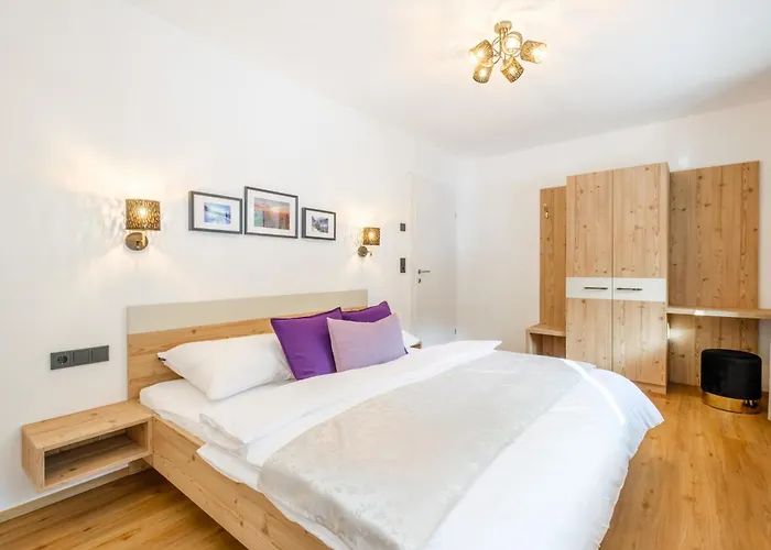 Rossbrand Und Tauern-blick Untertauern